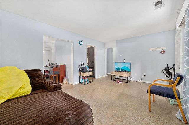 305 NW 34TH STREET, Gainesville, FL 32607