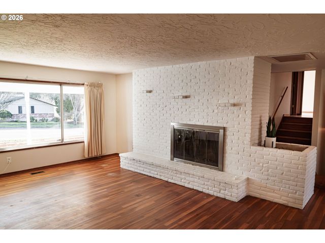 2085 Sw ROXBURY Ave, Portland, OR 97225