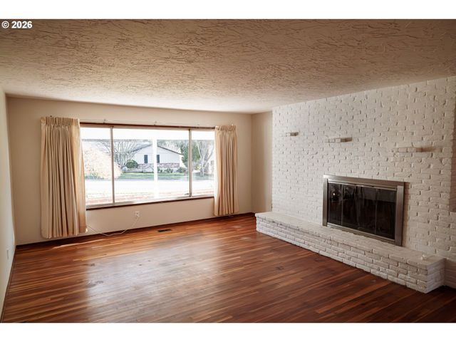 2085 Sw ROXBURY Ave, Portland, OR 97225