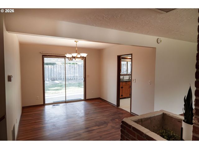 2085 Sw ROXBURY Ave, Portland, OR 97225