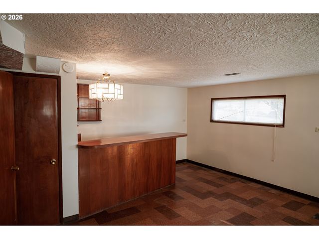 2085 Sw ROXBURY Ave, Portland, OR 97225