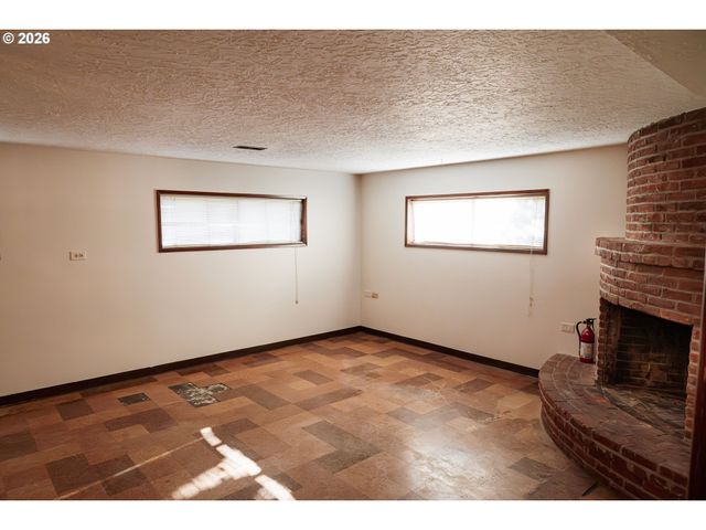 2085 Sw ROXBURY Ave, Portland, OR 97225