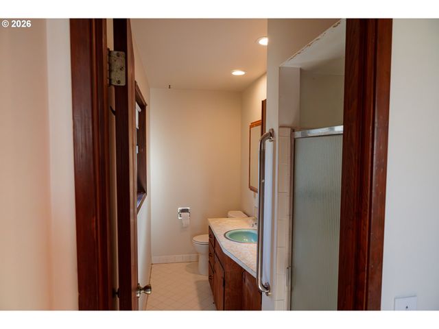 2085 Sw ROXBURY Ave, Portland, OR 97225