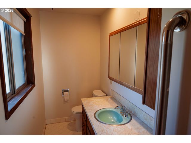 2085 Sw ROXBURY Ave, Portland, OR 97225