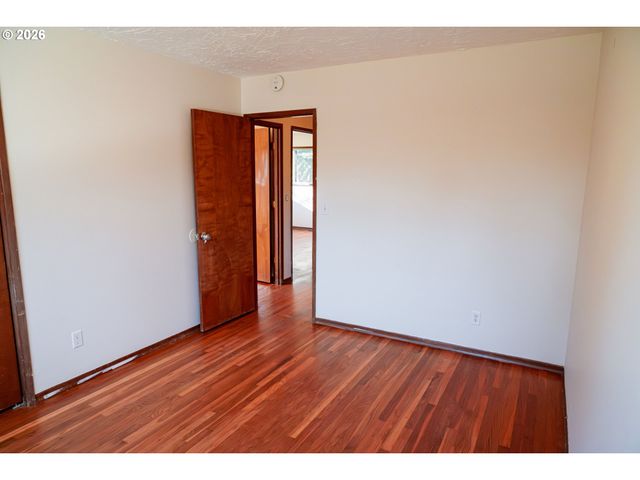 2085 Sw ROXBURY Ave, Portland, OR 97225