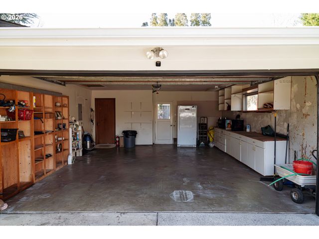 2085 Sw ROXBURY Ave, Portland, OR 97225