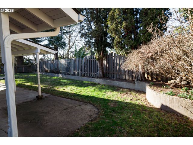 2085 Sw ROXBURY Ave, Portland, OR 97225