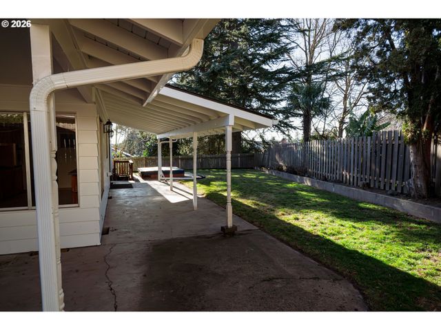 2085 Sw ROXBURY Ave, Portland, OR 97225