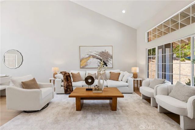 1941 N Onyx, Walnut, CA 91789