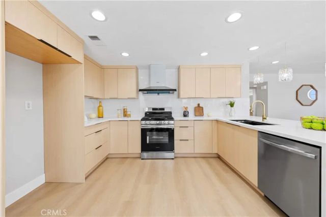 1941 N Onyx, Walnut, CA 91789