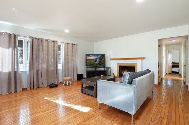 801 N Alann Drive, Joliet, IL 60435