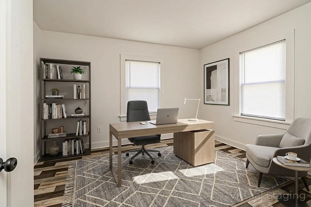 Image 12 of property listing at 905 Airport Road, Mt Vernon, IL 62864