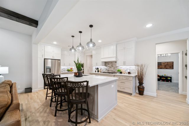 7201 N Hawthorne Lane, Owasso, OK 74055