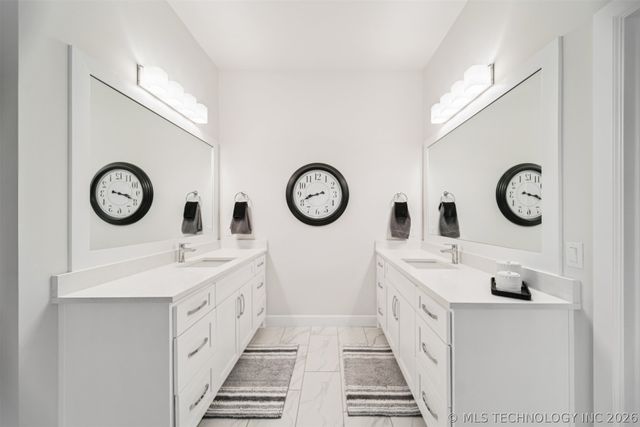 7201 N Hawthorne Lane, Owasso, OK 74055