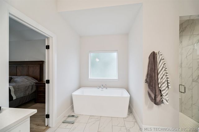 7201 N Hawthorne Lane, Owasso, OK 74055