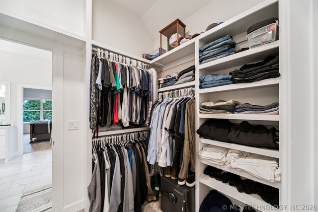 7201 N Hawthorne Lane, Owasso, OK 74055