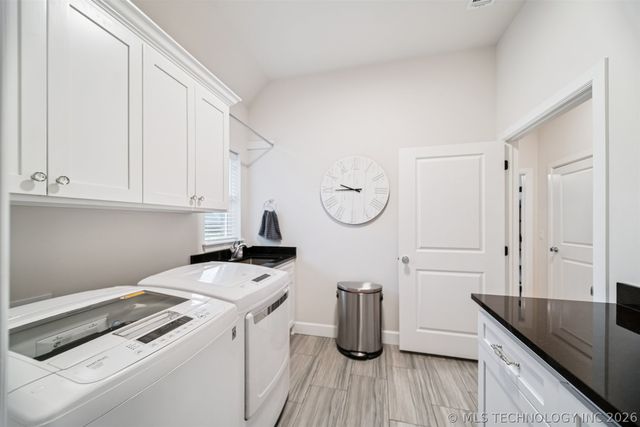 7201 N Hawthorne Lane, Owasso, OK 74055