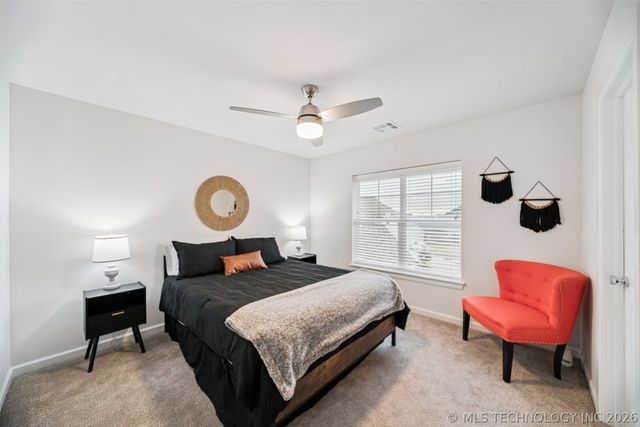 7201 N Hawthorne Lane, Owasso, OK 74055