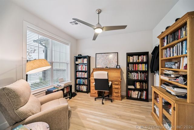 7201 N Hawthorne Lane, Owasso, OK 74055