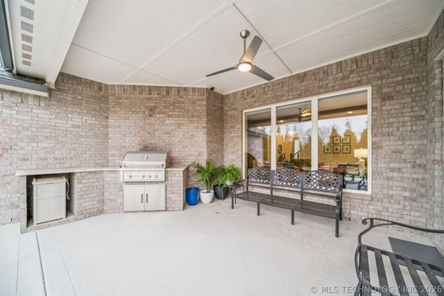 7201 N Hawthorne Lane, Owasso, OK 74055