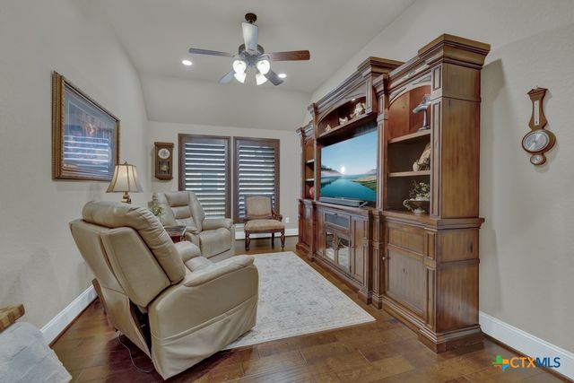 595 Oak Brook Drive, New Braunfels, TX 78132