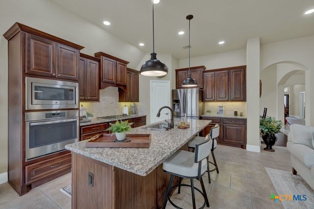 595 Oak Brook Drive, New Braunfels, TX 78132