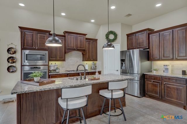 595 Oak Brook Drive, New Braunfels, TX 78132