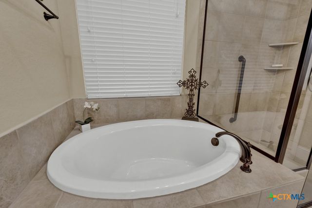 595 Oak Brook Drive, New Braunfels, TX 78132