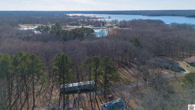 243 Shelton Ln., Hardin, KY 42048