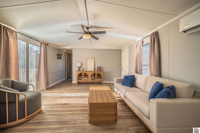 243 Shelton Ln., Hardin, KY 42048