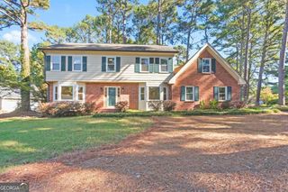 724 Lanford Springs Drive SW, Lilburn, GA 30047