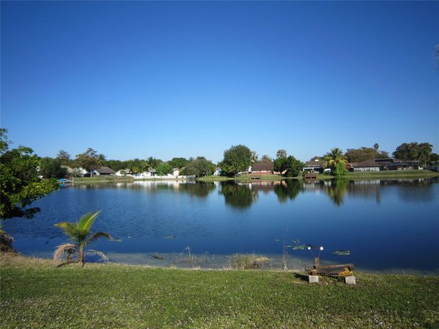 8009 NW 51st Ct, Lauderhill, FL 33351