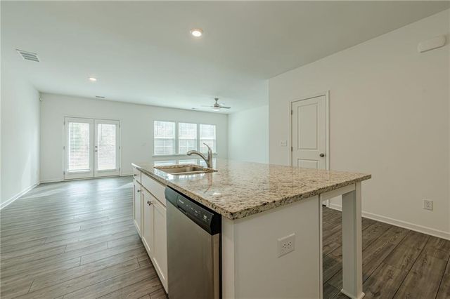 628 Isom Walk, Suwanee, GA 30024