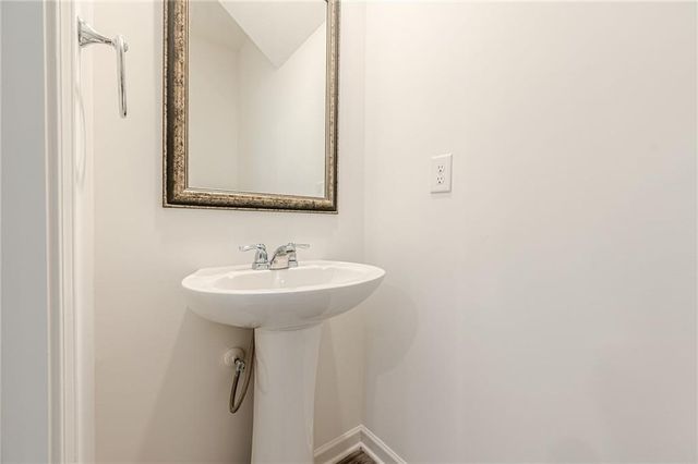 628 Isom Walk, Suwanee, GA 30024