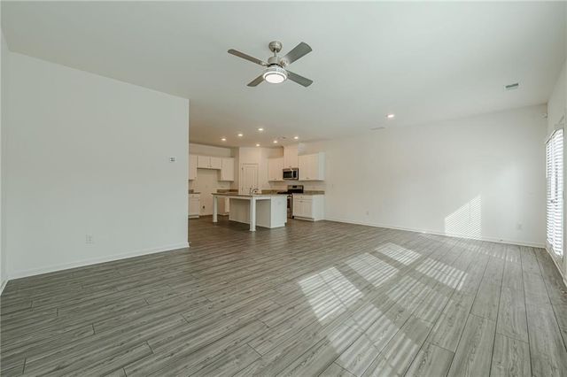 628 Isom Walk, Suwanee, GA 30024