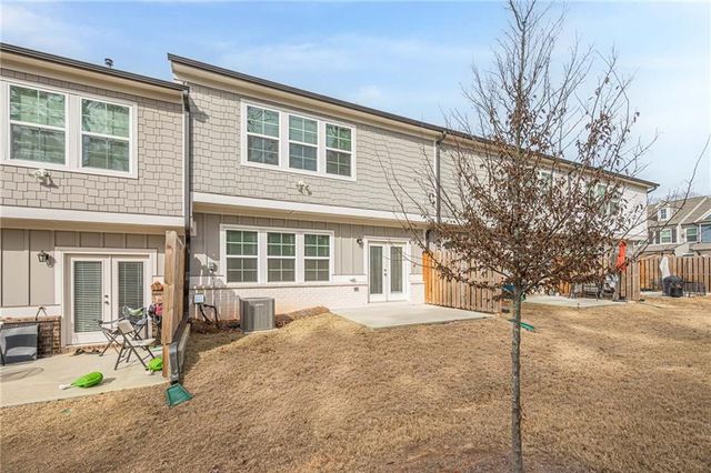 628 Isom Walk, Suwanee, GA 30024