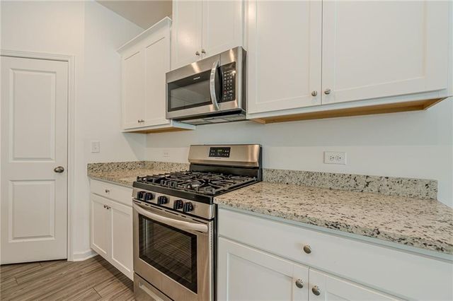 628 Isom Walk, Suwanee, GA 30024