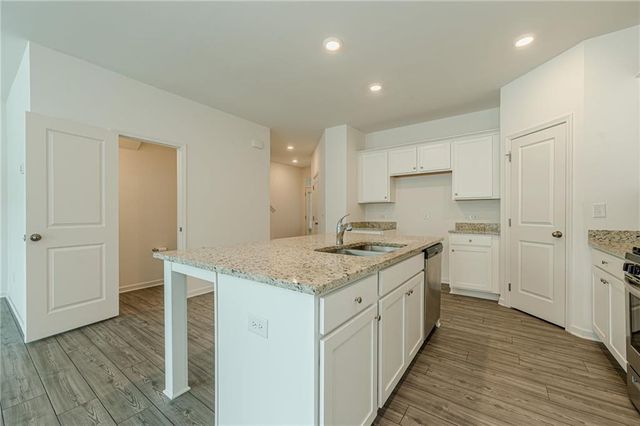 628 Isom Walk, Suwanee, GA 30024