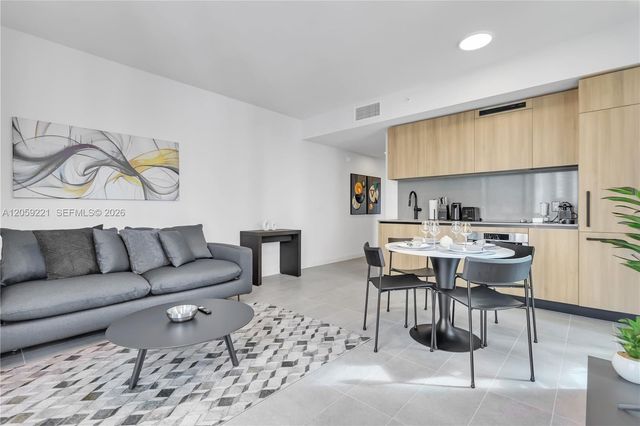 121 NE 5th St 1808, Miami, FL 33132