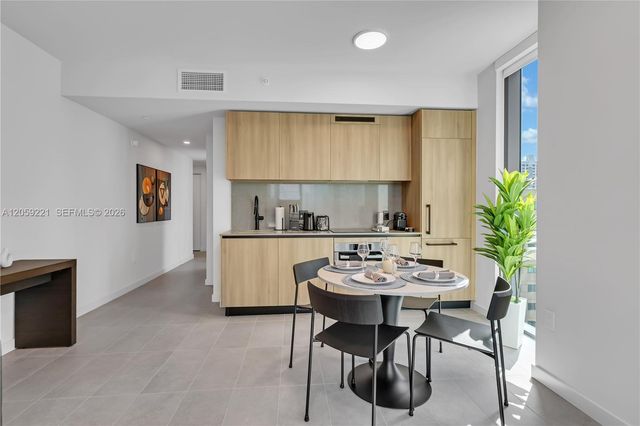 121 NE 5th St 1808, Miami, FL 33132