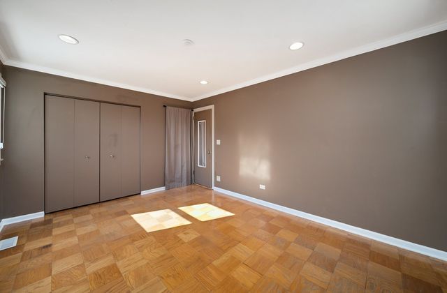 1101 S LAVERGNE Drive, Mount Prospect, IL 60056