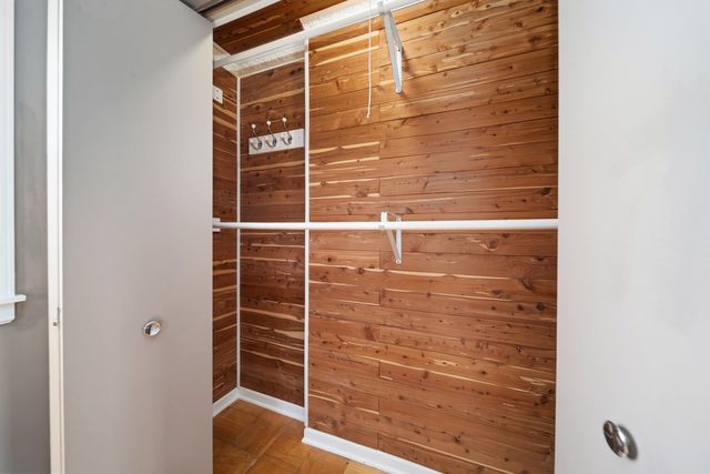 1101 S LAVERGNE Drive, Mount Prospect, IL 60056