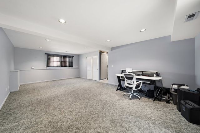 1101 S LAVERGNE Drive, Mount Prospect, IL 60056