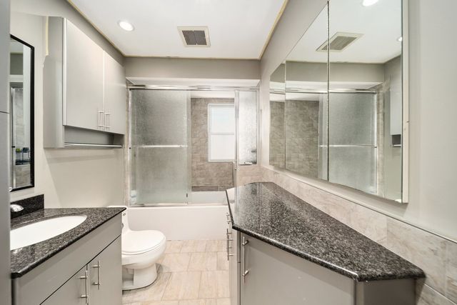 1101 S LAVERGNE Drive, Mount Prospect, IL 60056