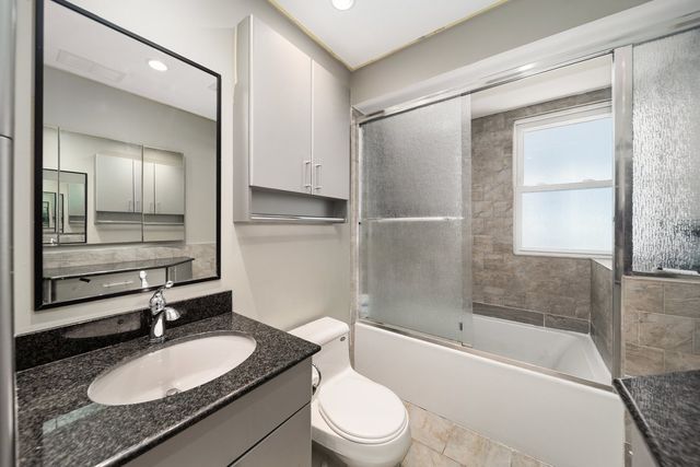 1101 S LAVERGNE Drive, Mount Prospect, IL 60056