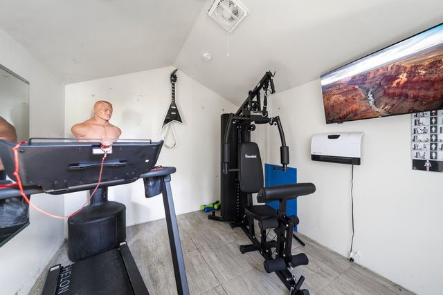 1101 S LAVERGNE Drive, Mount Prospect, IL 60056