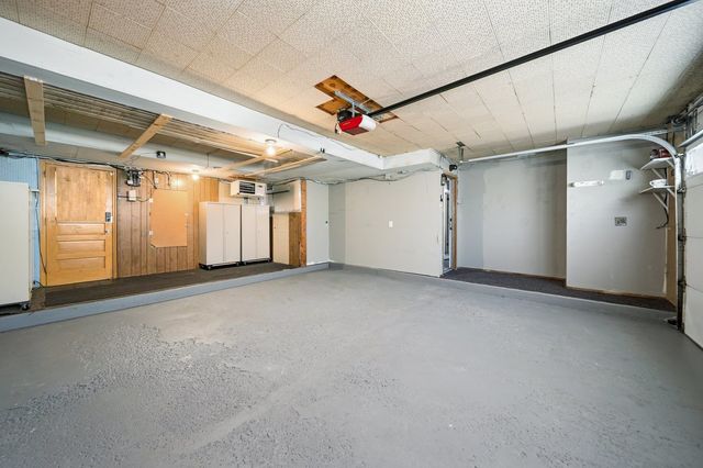 1101 S LAVERGNE Drive, Mount Prospect, IL 60056