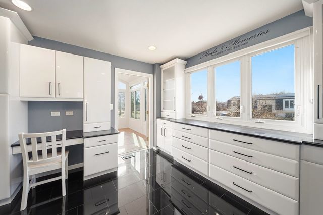 1101 S LAVERGNE Drive, Mount Prospect, IL 60056