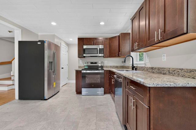 7 Homestead Drive R, Derry, NH 03038