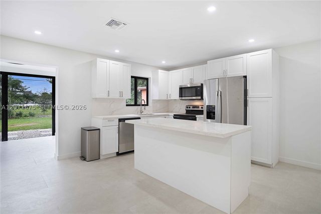 2230 N 62nd Ave 0, Hollywood, FL 33024